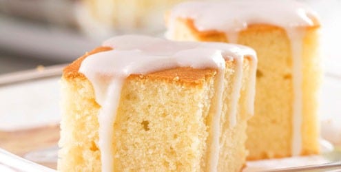 Receitas da Ana Maria - Bolo amanteigado com calda de coco Receitas da Ana Maria - Bolo amanteigado com calda de coco