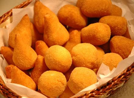 Bolinho-de-bacalhau-com-catupiry