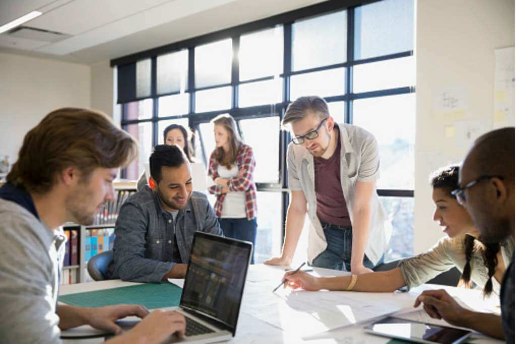 4 coisas que todo Líder precisa aprender 4 pessoas lideradas (1)