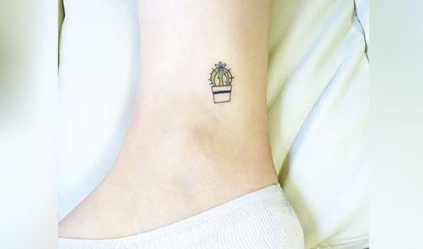 Mini-tatuagem-de-cacto-com-vasinho