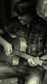 The Last of Us Part 2 Wallpapers: Papéis de Parede 4K para Celular e PC - Download Grátis 26 The-Last-Of-Us-Part-2-Wallpaper-Iphone-Android-4k-26-scaled