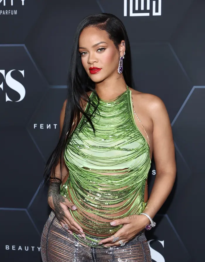 Rihanna gravida Rihanna gravida