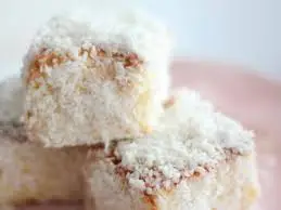 Bolo de coco geladinho Bolo de coco geladinho