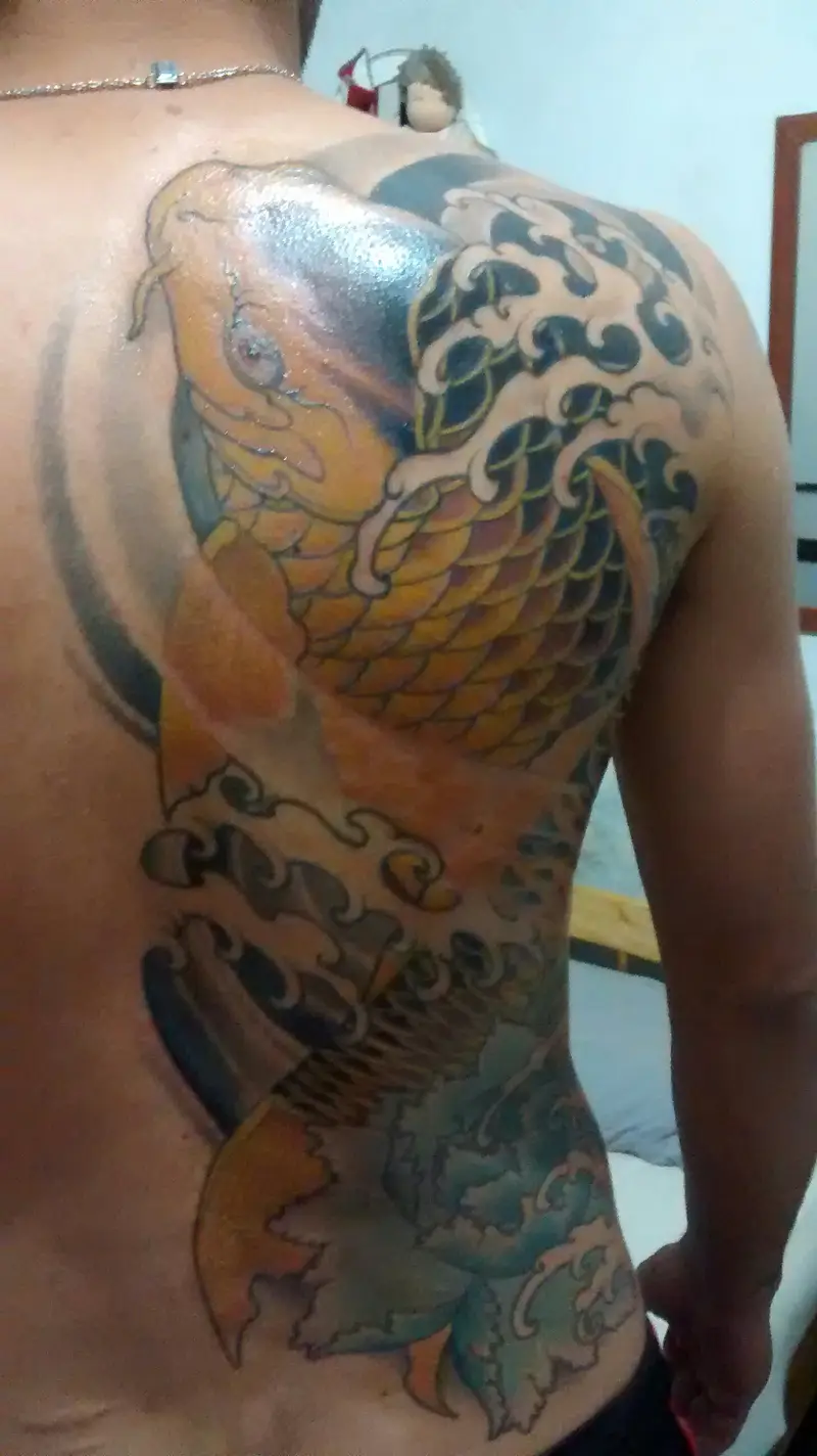 tatuagem de carpa simbolo do pcc