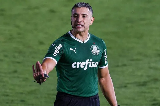 Mais um juiz que faz parte do Varmeiras Mais um juiz que faz parte do Varmeiras